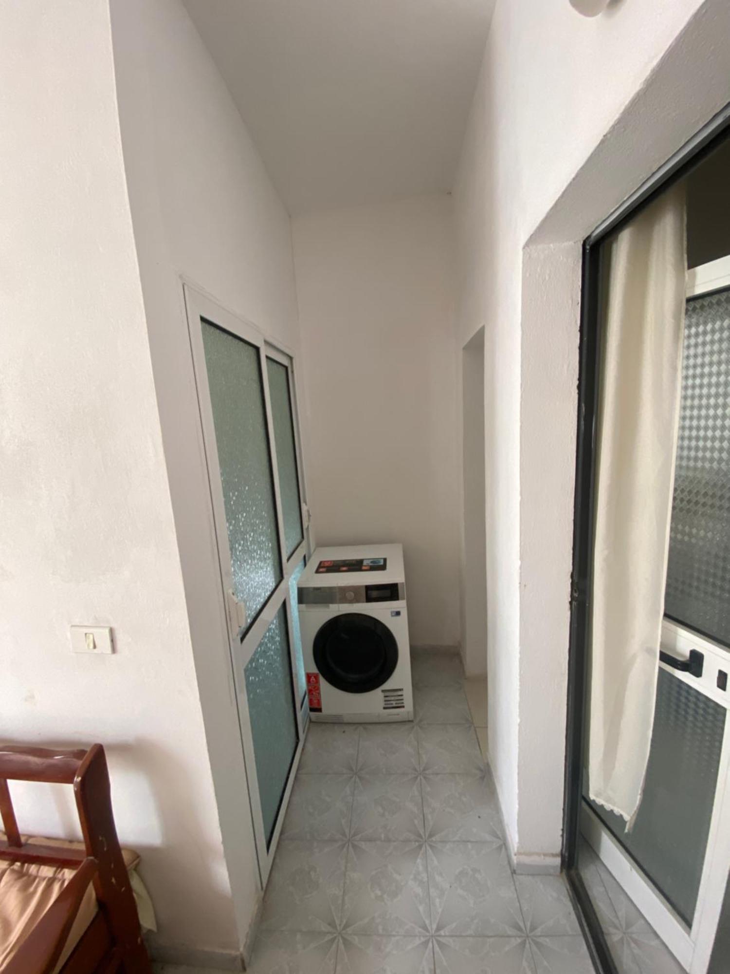 Lovely 2-bedroom With Greenery View Дуррес
