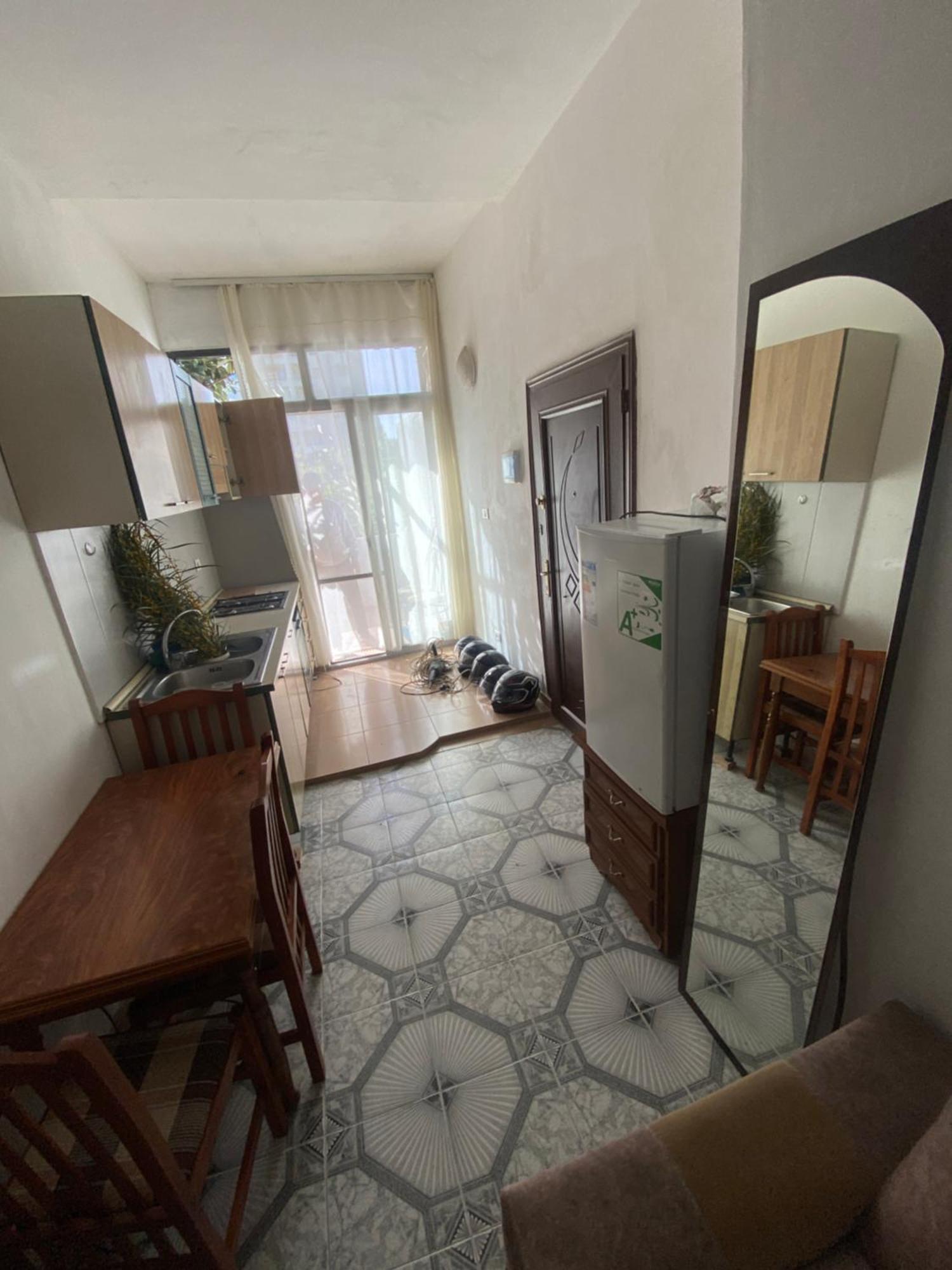 Lovely 2-bedroom With Greenery View Апартаменти