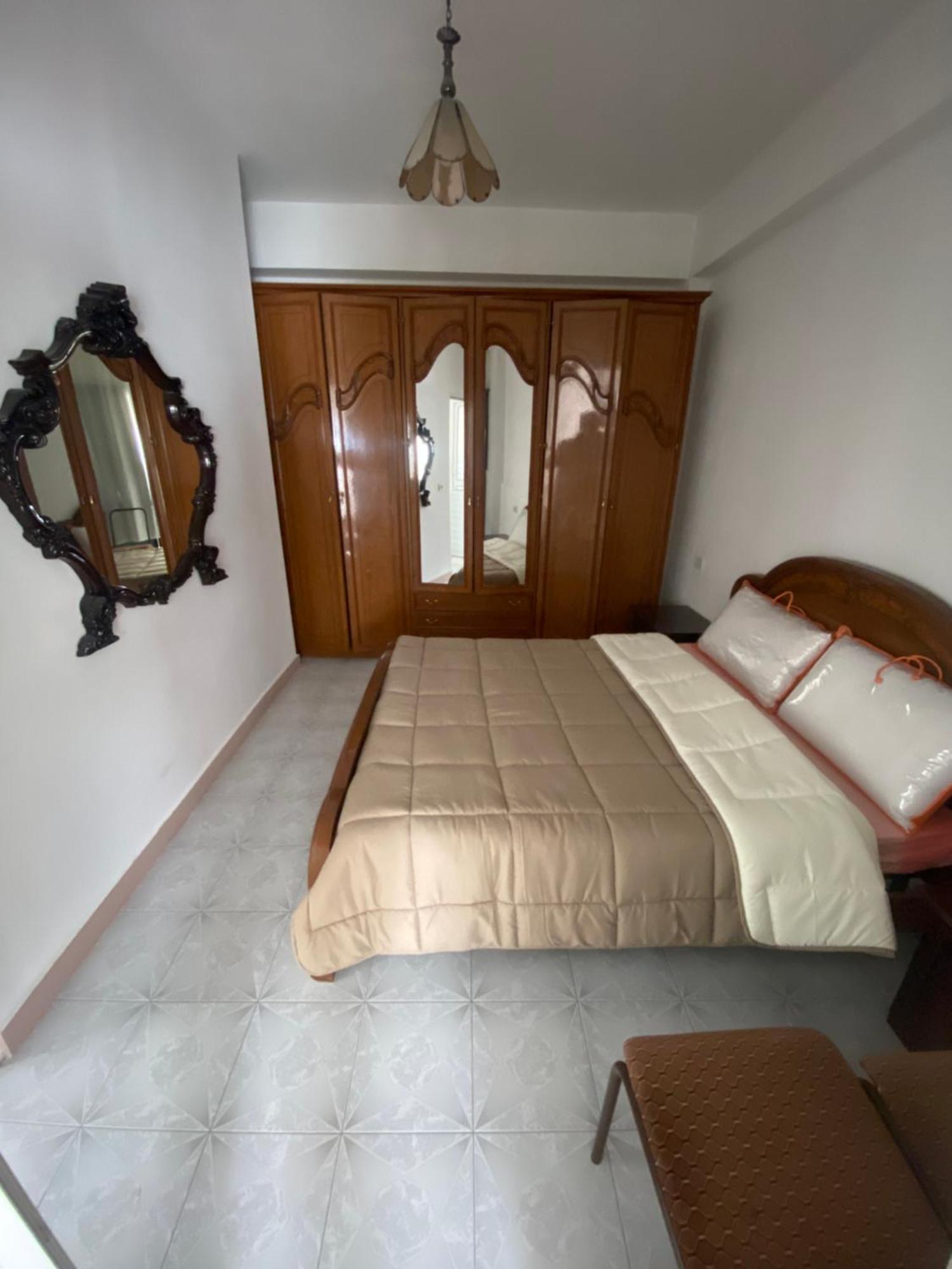 Lovely 2-bedroom With Greenery View Апартаменти Дуррес